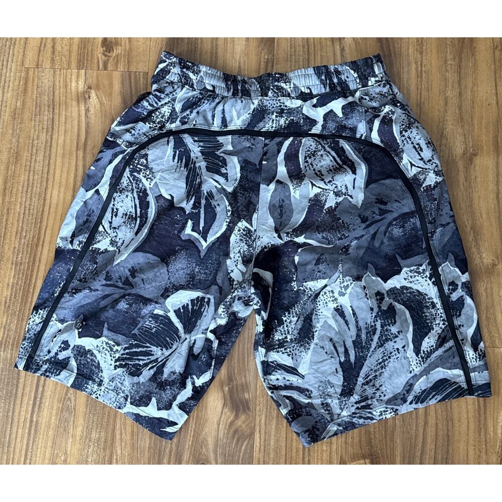 Lululemon Pace Breaker Short 9" *Liner Men Small Tropical Shadow Sea Salt Multi - Picture 2 of 4
